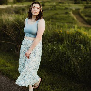 Pink Rose Mid Length Skirt Size Medium White with Blue Flowers Cottagecore